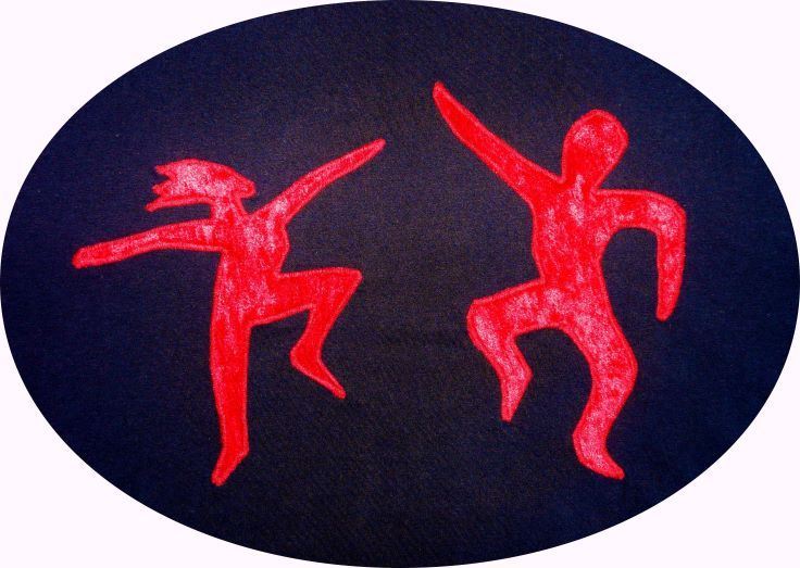 Hier ist ein Logo von DanseVita zu sehen. Es zeigt zwei rote tanzende Figuren auf blau-schwarzem Hintergrund.